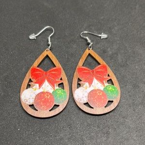 Earrings‎ Christmas